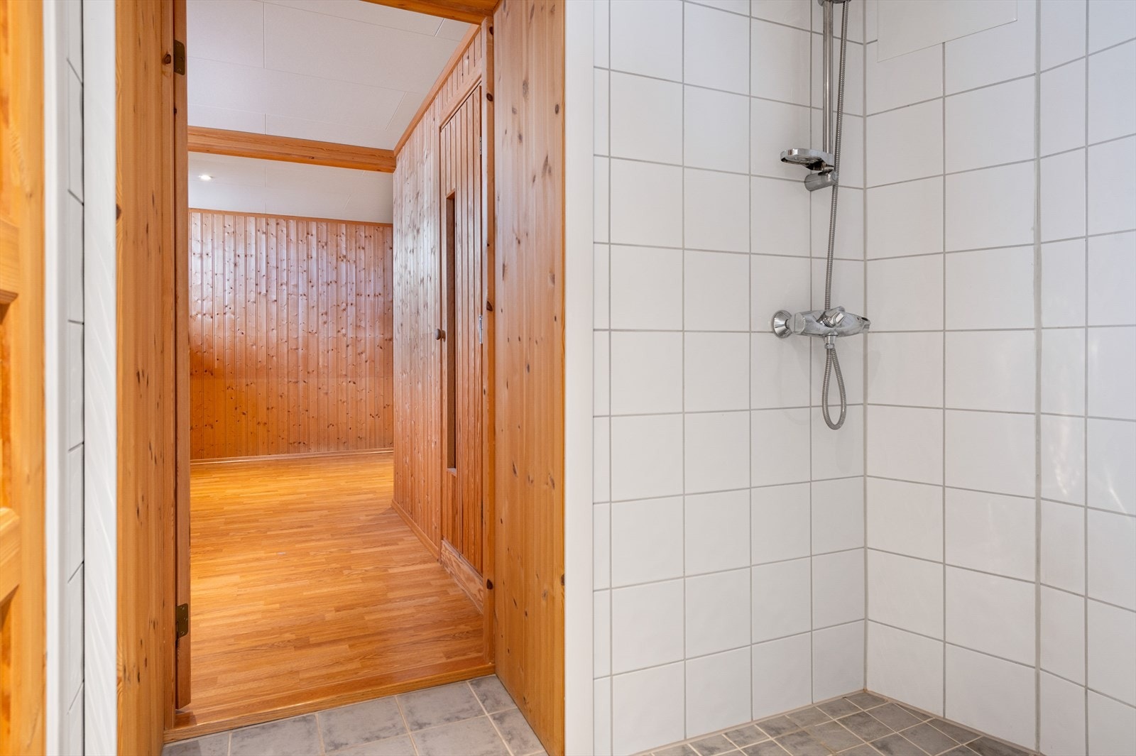 Fra våtrommet har man adkomst til badstue. Galleribilde