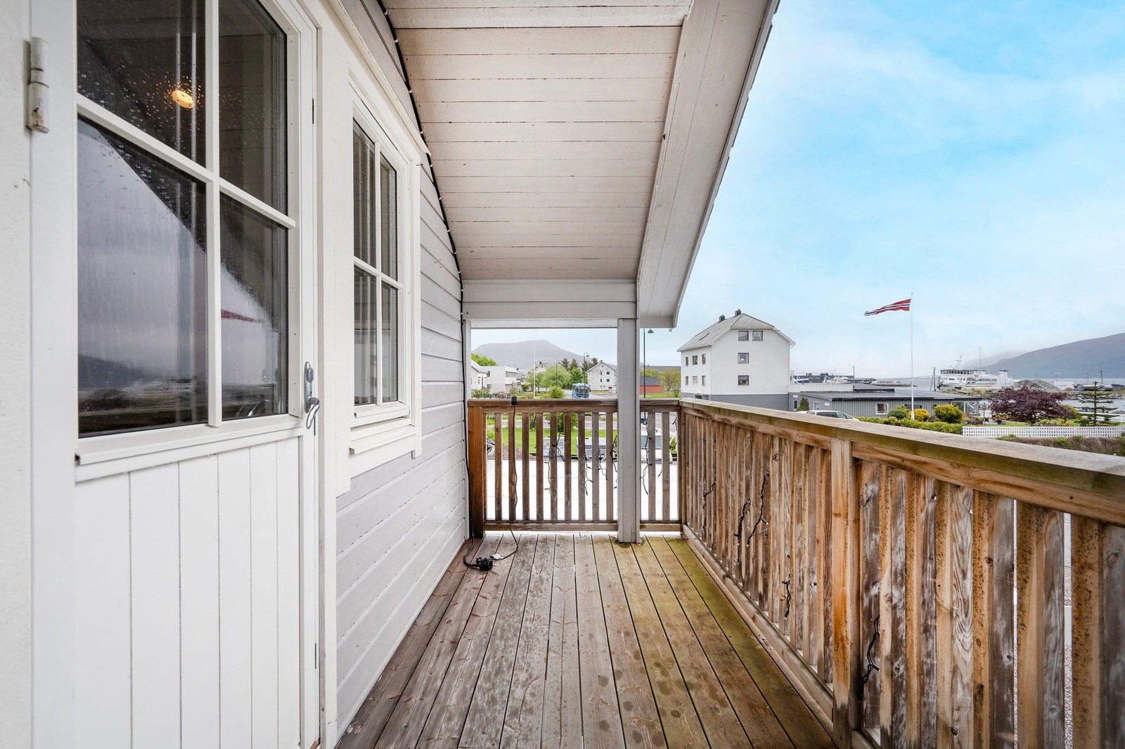 Her kan du plassere et cafésett og nyte utsikten. Galleribilde