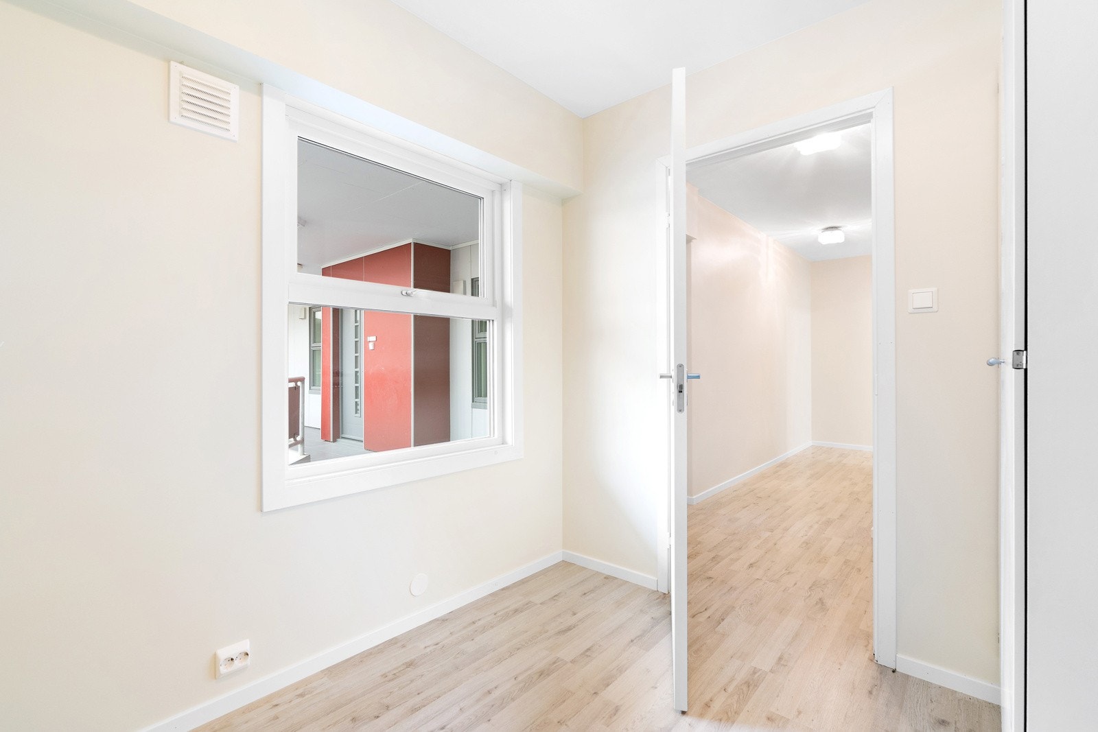 Det andre soverommet fungerer perfekt som et barnerom/ gjesterom eller kontor. Galleribilde