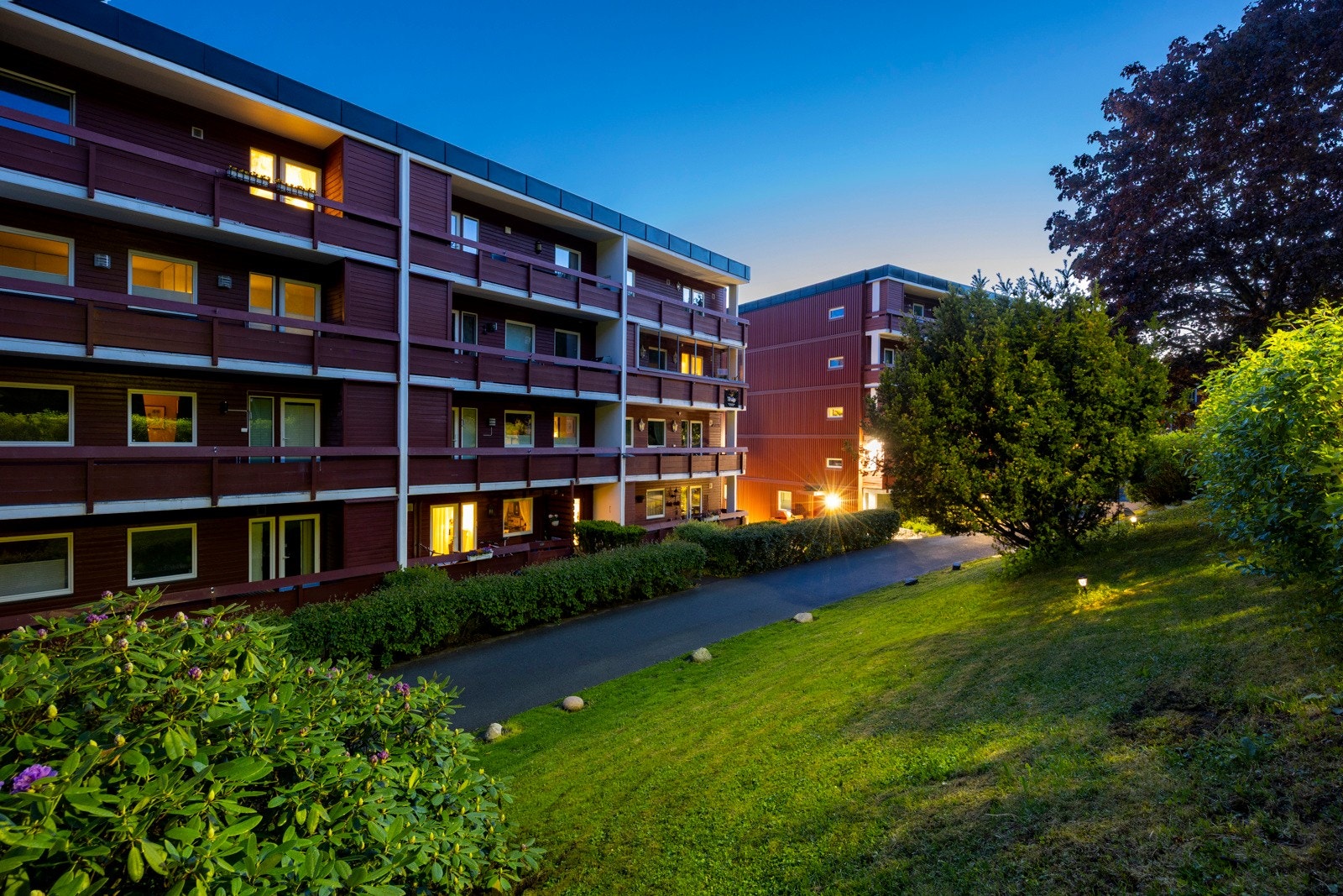 Nærområdet er barnevennlig og byr på helårs turmuligheter rett utenfor døren og en rekke fritidsaktiviteter. Galleribilde