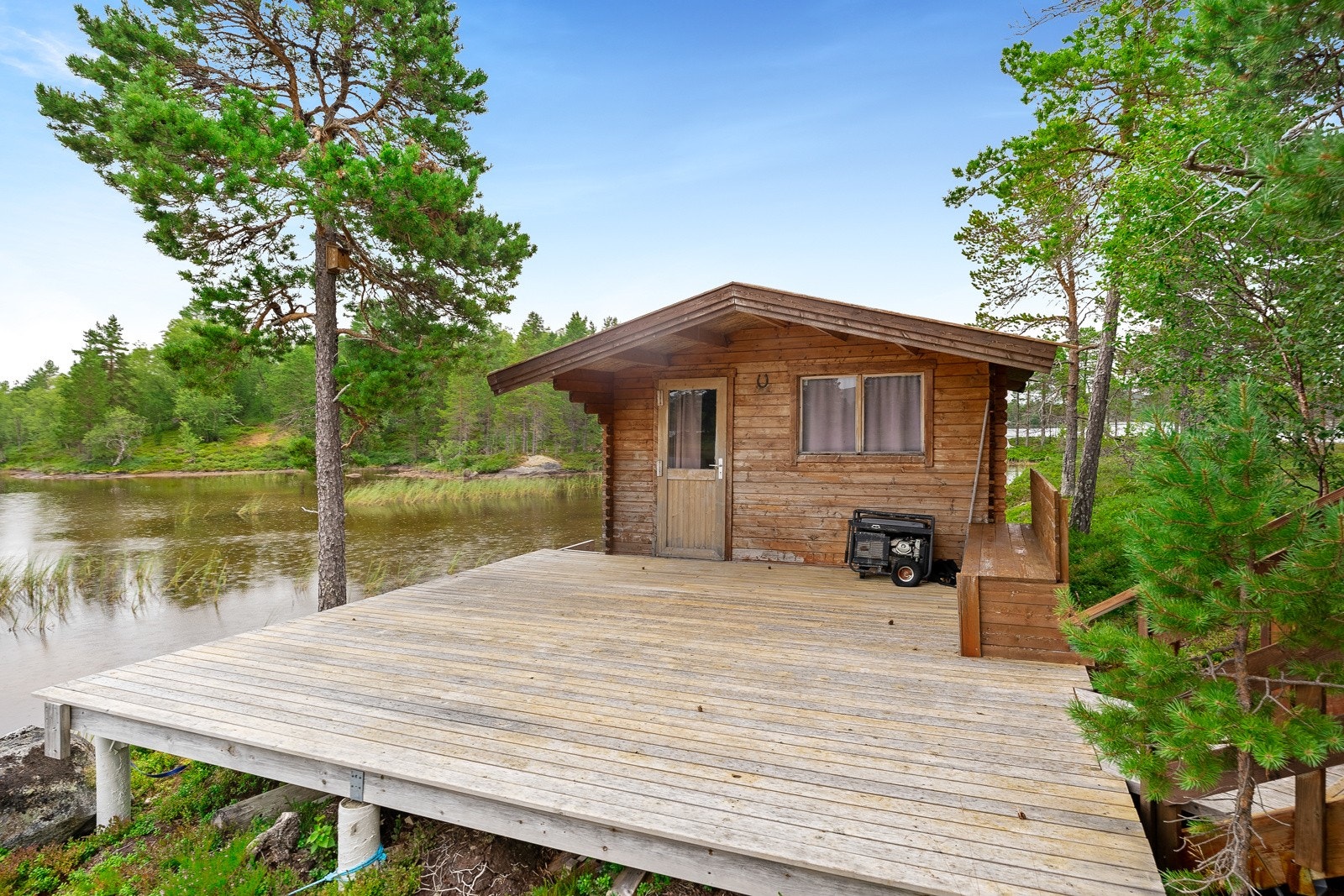 Anneks er på ca. 15 kvm og har egen terrasse på ca. 25 kvm. Galleribilde
