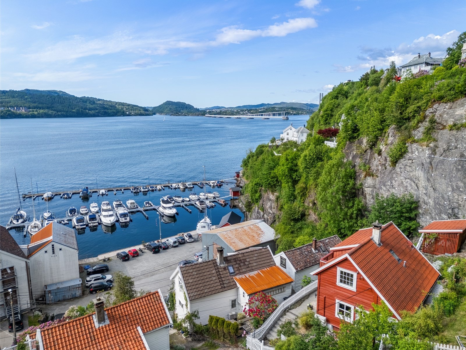 - Et vakkert, sjeldent hus til salgs i et fantastisk boligområde nå - Galleribilde