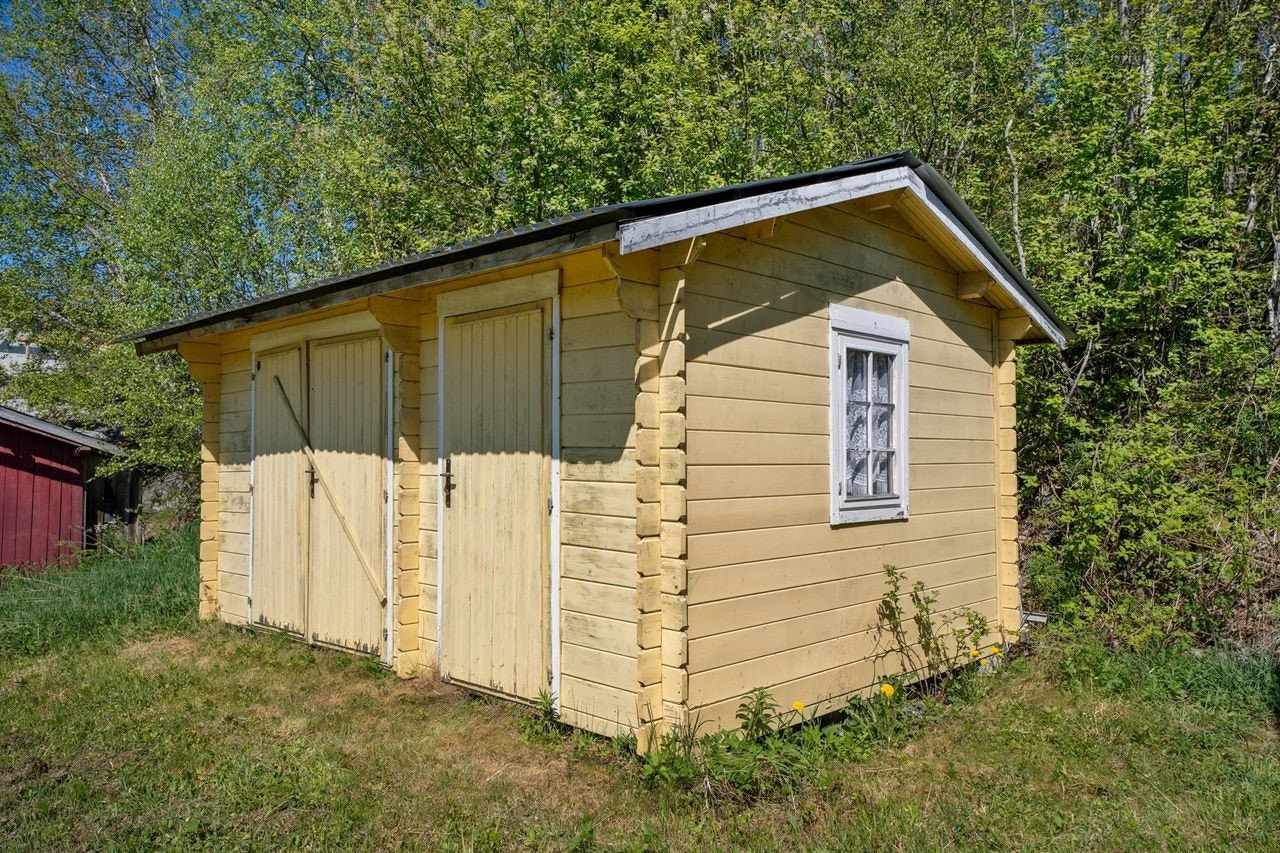 I uteboden er det godt med lagerplass og en enkel løsning med porta potti Galleribilde