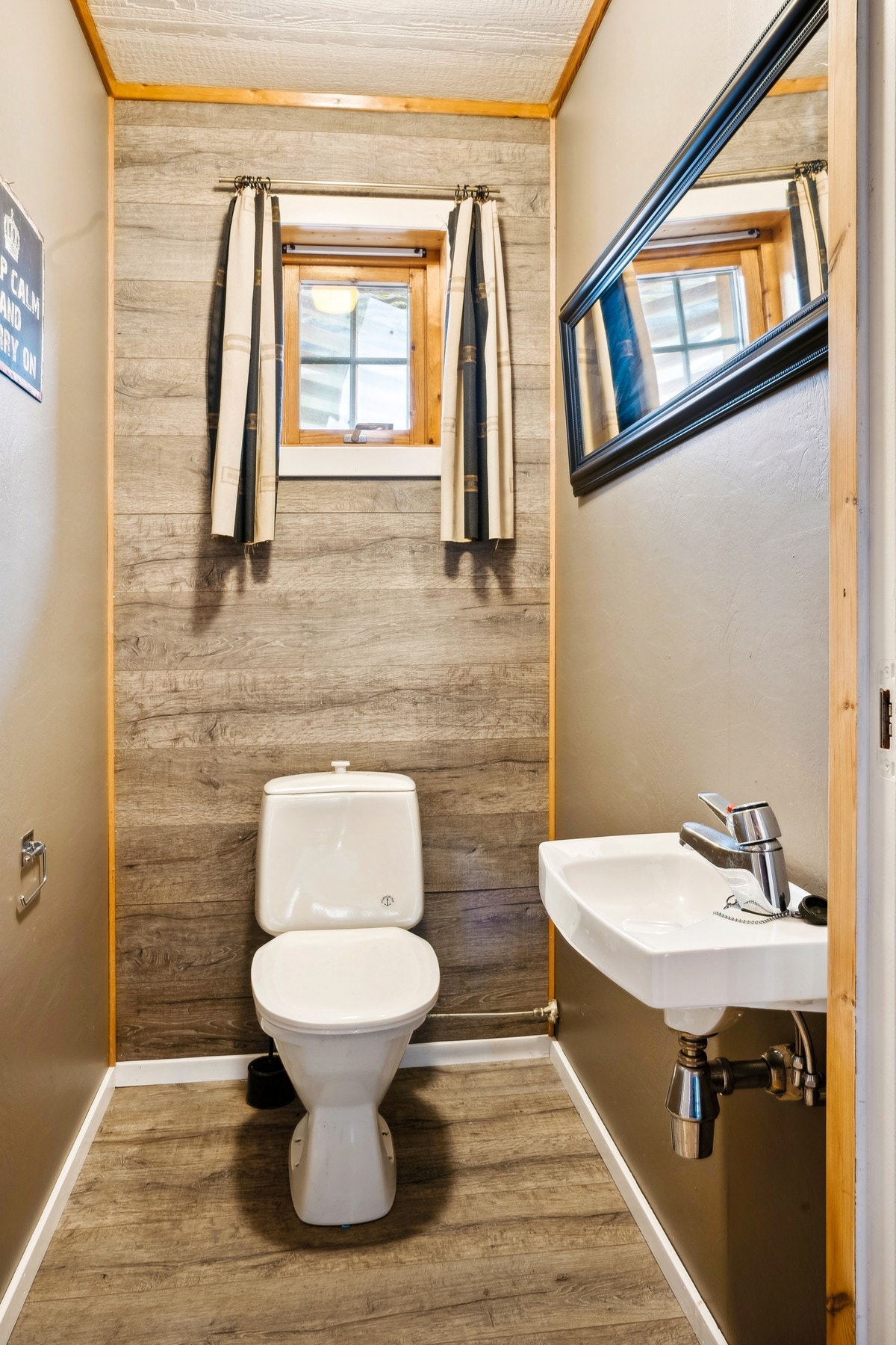 Toalettrom Galleribilde