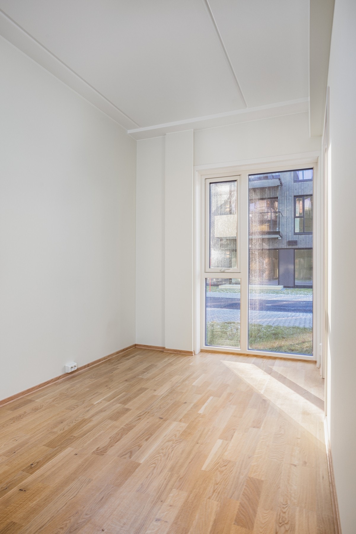 Her er det plass til dobbeltseng med tilhørende nattbord Galleribilde