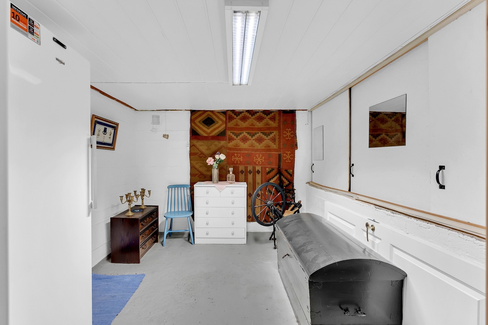 Underetasjen har god plass til lagring, eller innredning etter eget ønske. Galleribilde