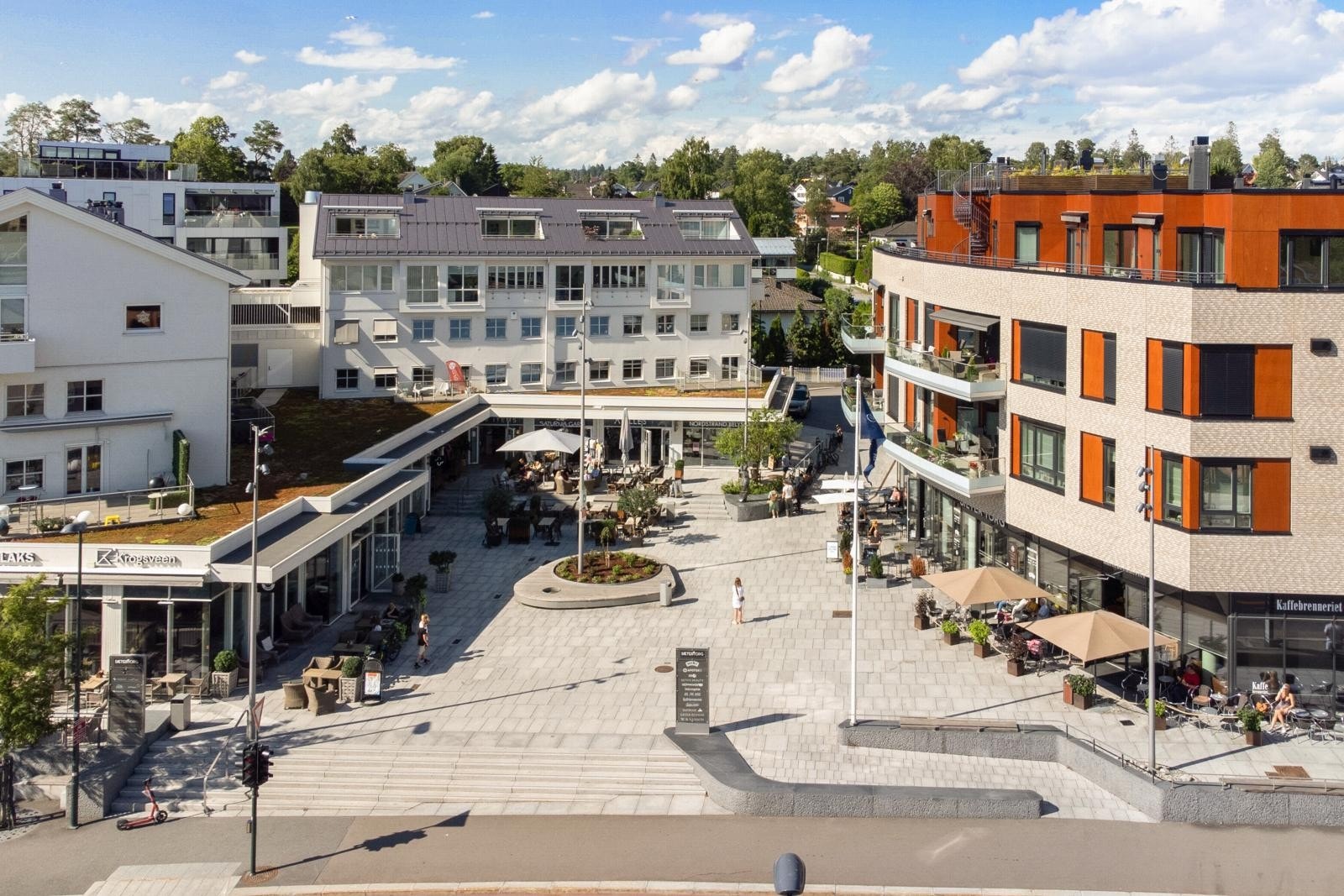 Søæter torg har butikker, cafeer, restauranter og vinbar Galleribilde