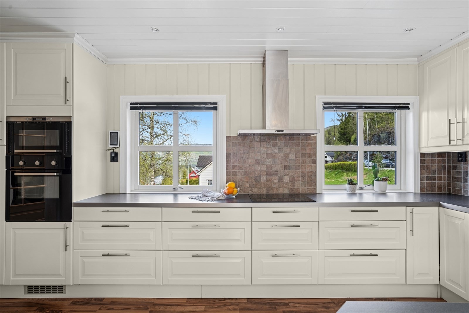 Koselige omgivelser utenfor boligen! Galleribilde