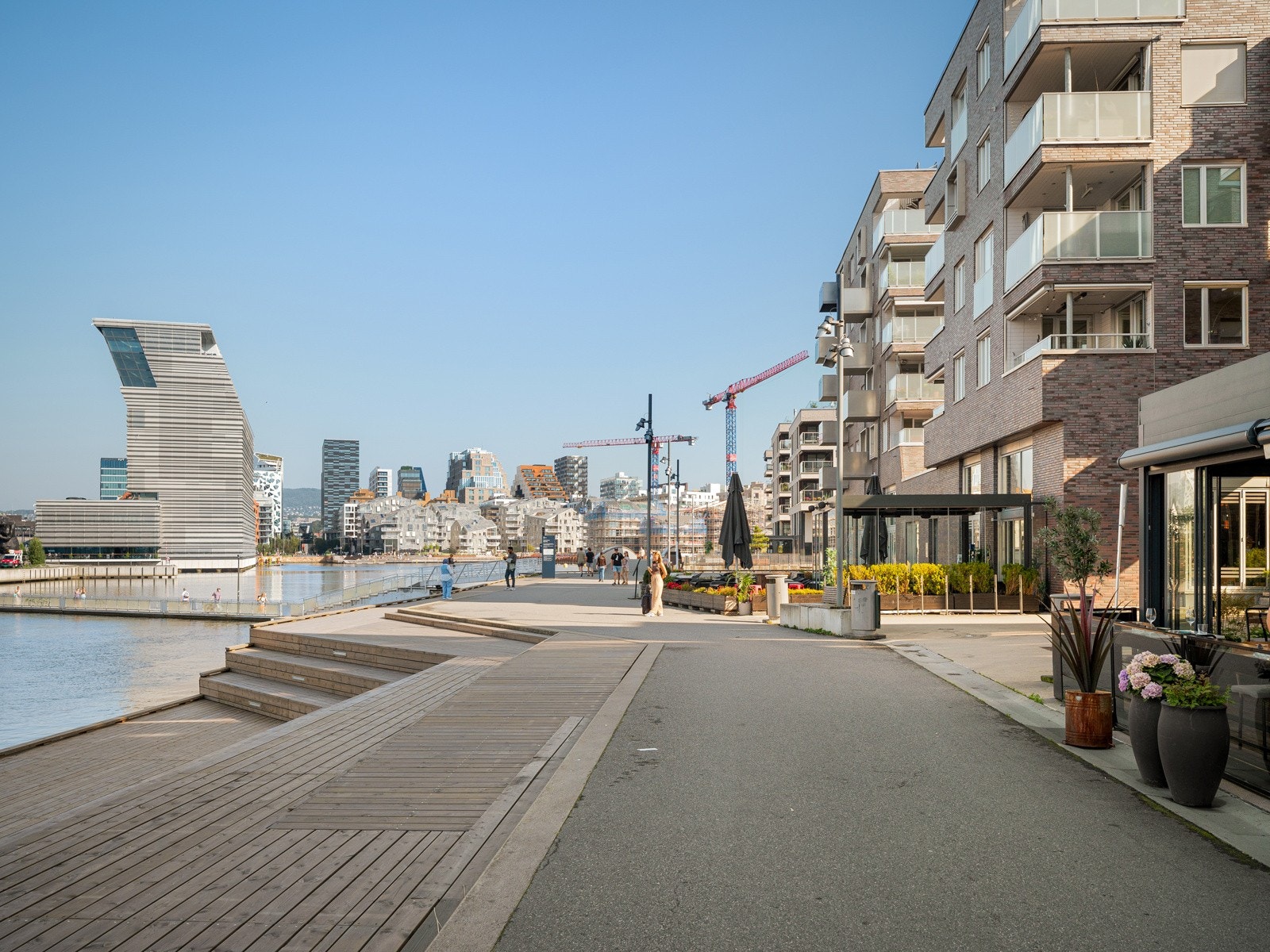 Nærhet til Bjørvika gir deg byliv, kultur og sjø - med gangavstand til MUNCH, Deichman, Barcode og et yrende restaurantmiljø. Galleribilde