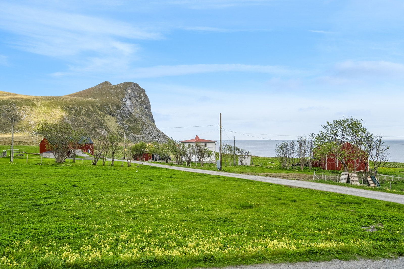Her kan du snøre på deg fjellskoene og starte toppturen rett fra eiendommen. Galleribilde