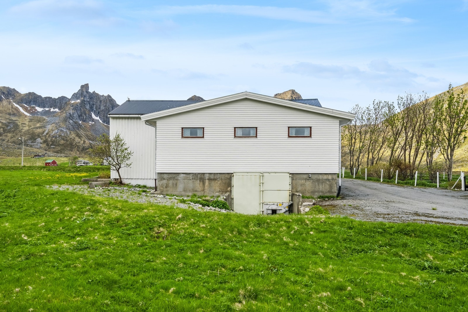 Ypperlig for lagring av verktøy, fiskeutstyr eller annet utstyr etter behov. Galleribilde