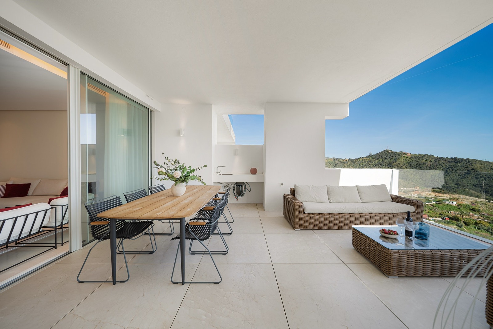 Perfekt plass for al fresco-middag og avslapning året rundt Galleribilde