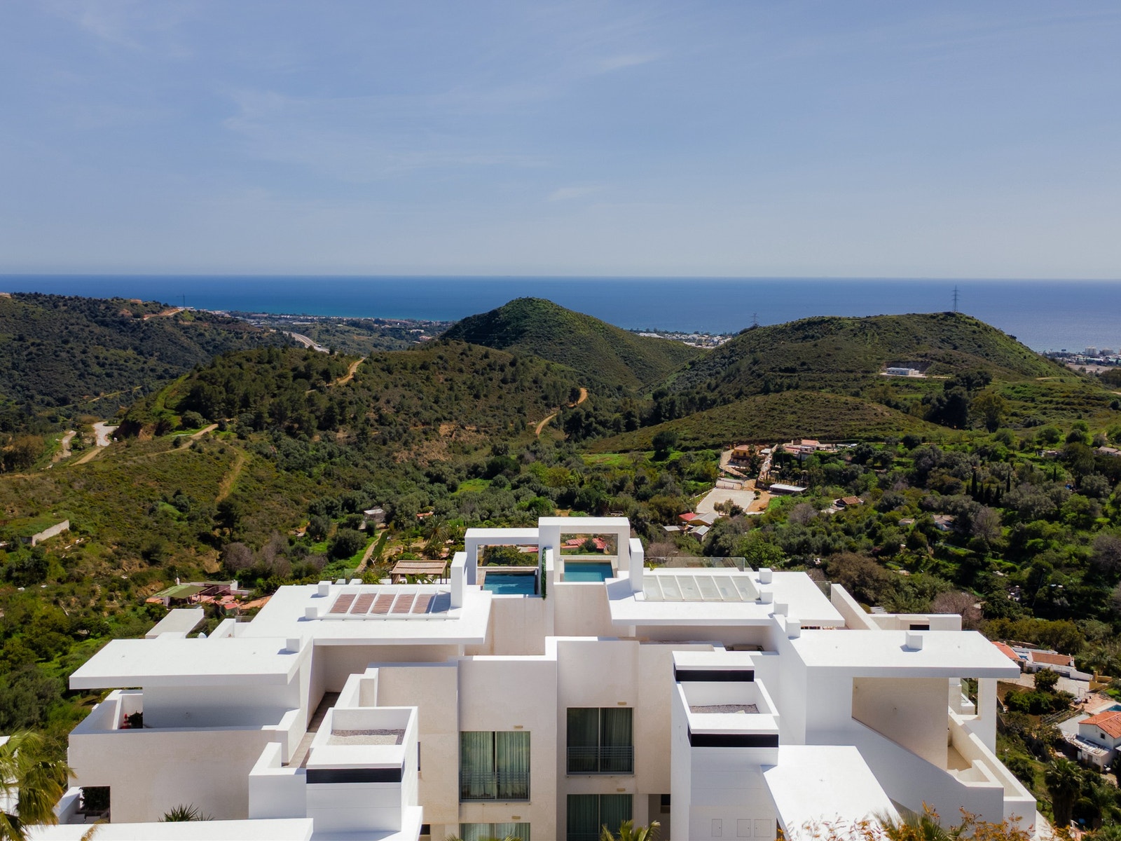 Moderne design møter middelhavssjarm Galleribilde