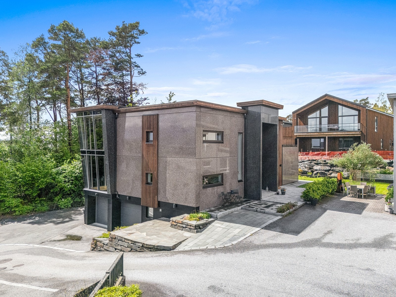 Boligfeltet er etablert de seneste år med eneboliger og flermannsboliger. Dette regnes som et meget barnevennlig område med fine fellesområder/lekeplasser og ikke minst barnehage i feltet. Galleribilde