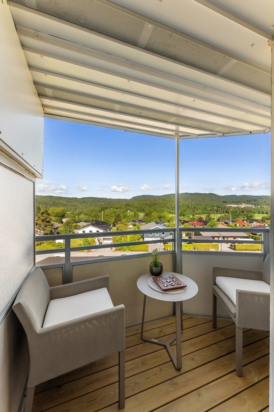 Nordvestvendt balkong på ca 4kvm Galleribilde