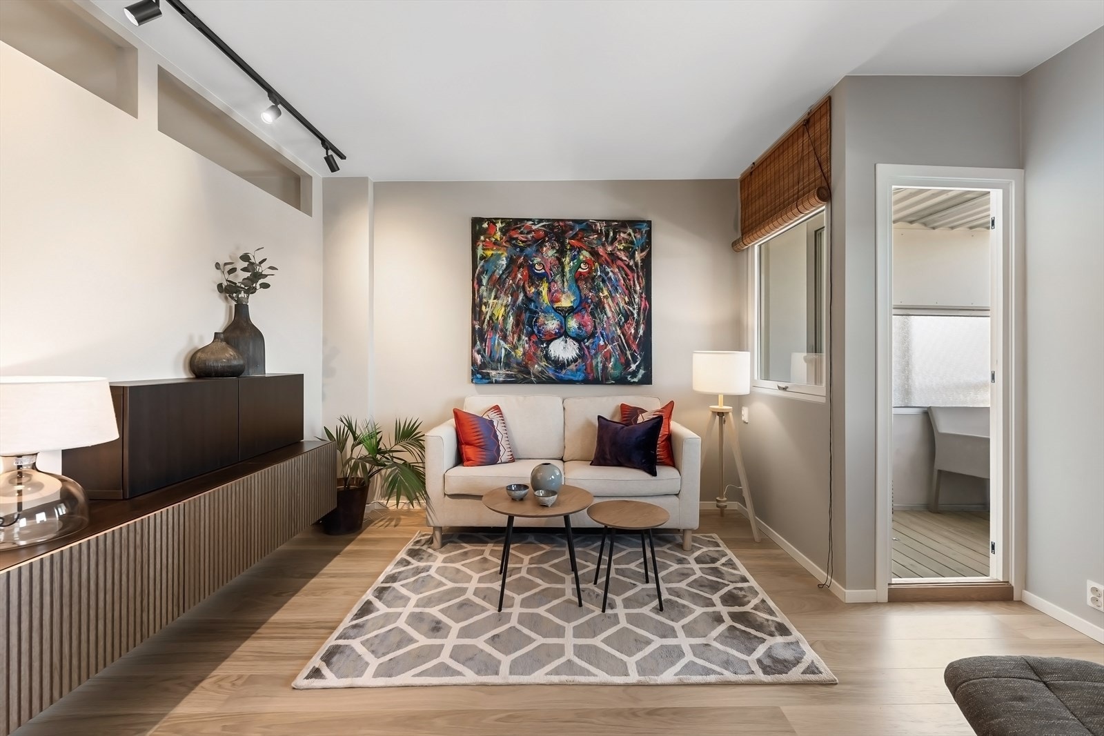 Henrik Nielsen ved Nordvik Eiendom ønsker velkommen til Grevlingåsen 17 Galleribilde