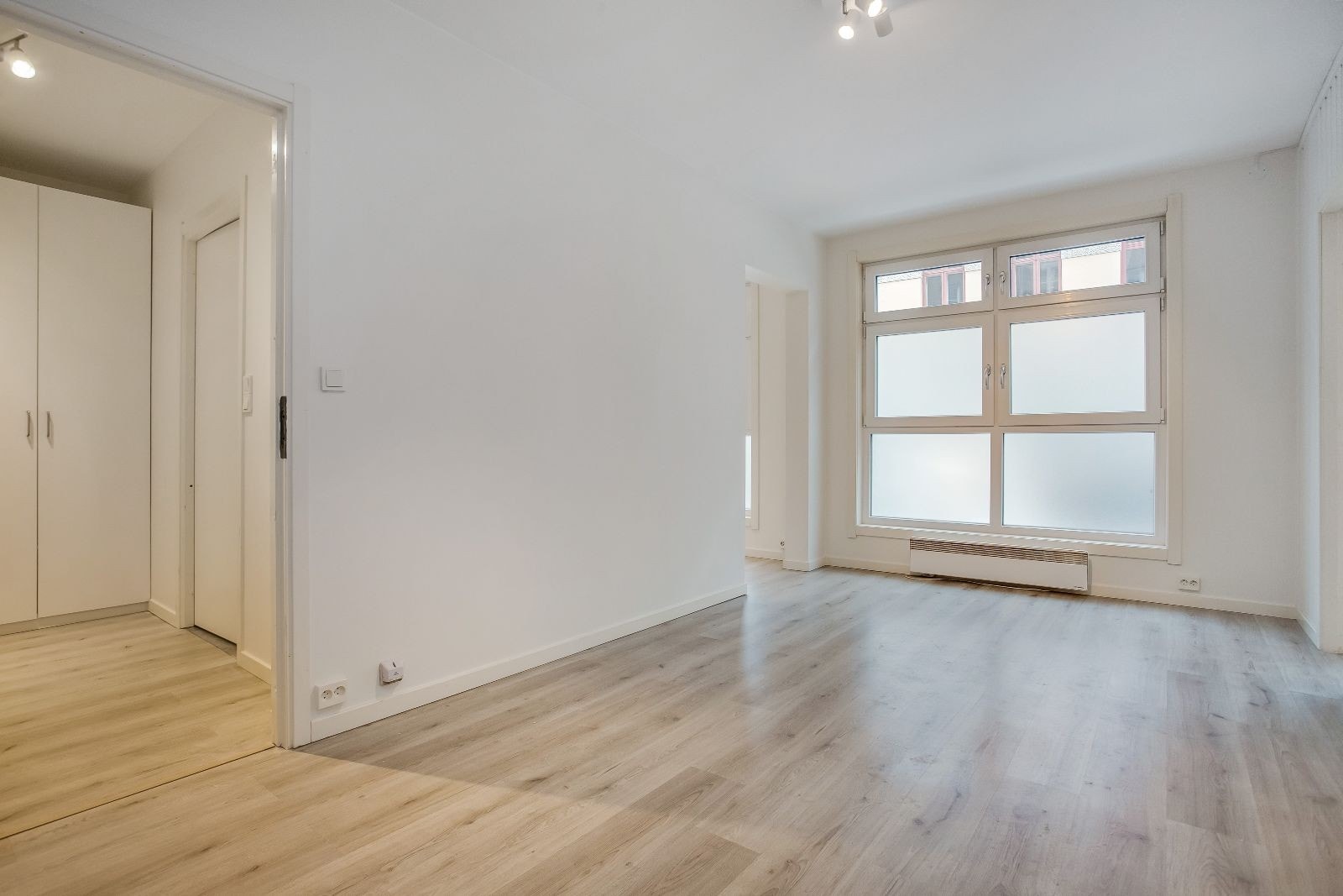 Stue med plass til både sofagruppe og spisebord Galleribilde