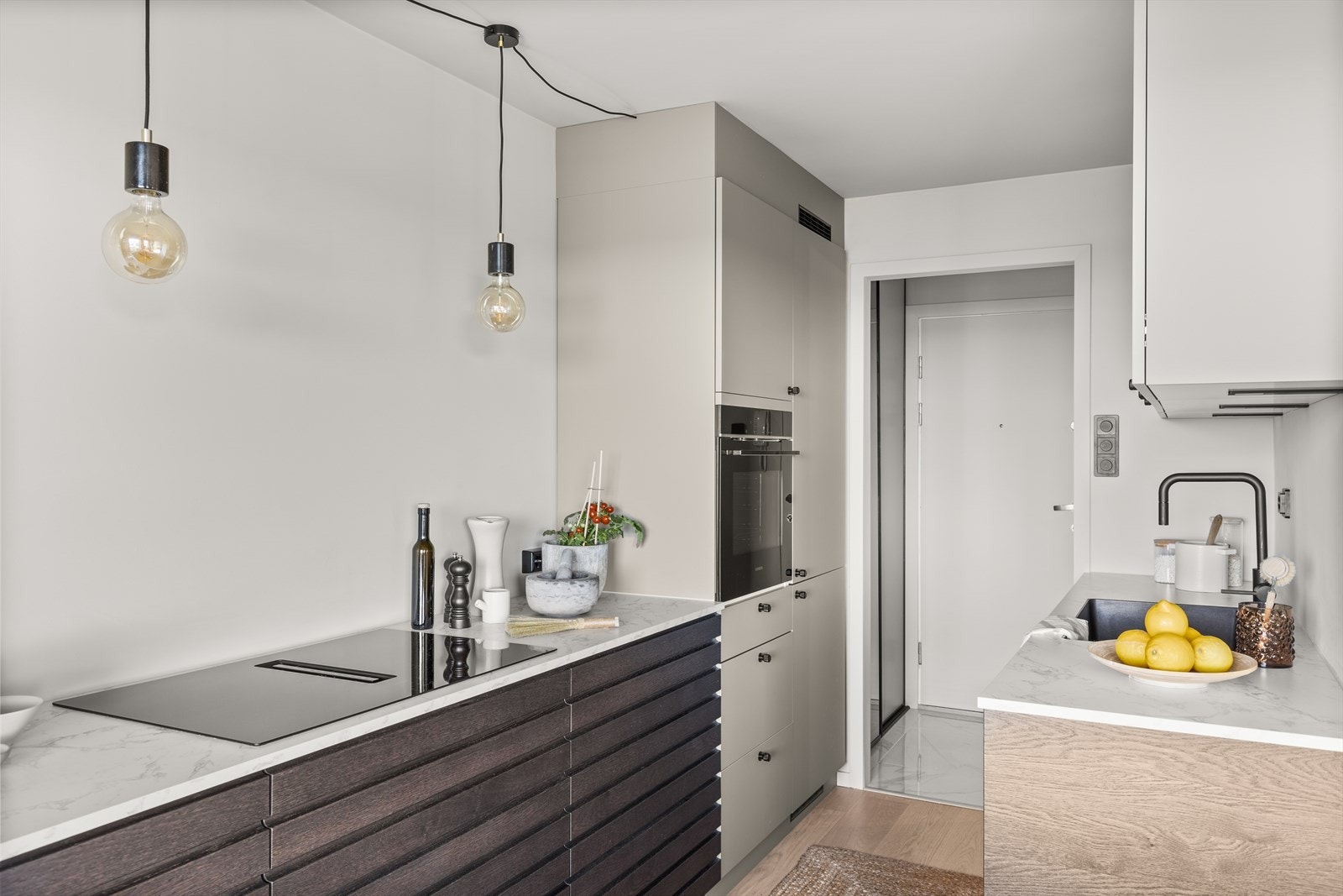 Hvitevarene er Siemens toppmodeller (oppvask og komfyr med app-styring) Galleribilde