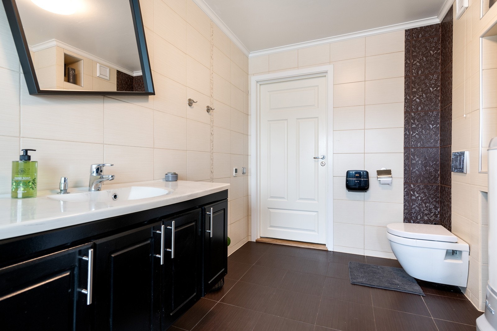 Synes du dette badet er lite, da er det nok enebolig som passer for deg Galleribilde