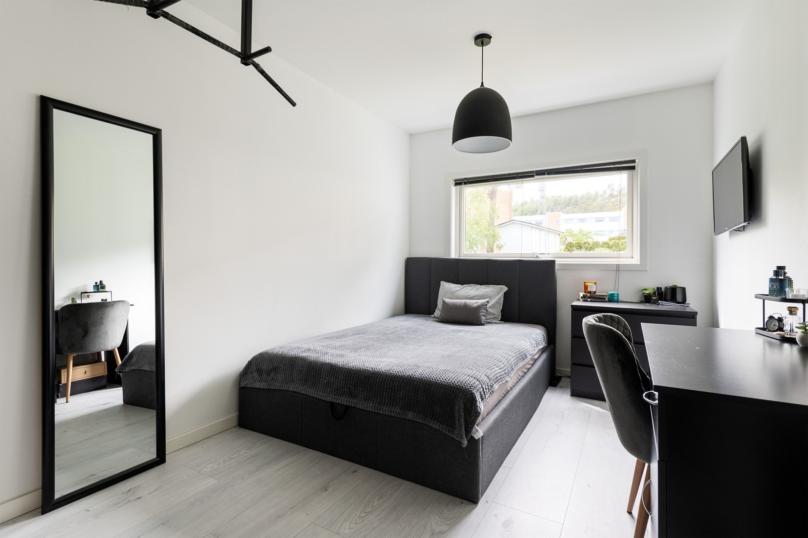 Soverom 4 - Hovedsoverom med masse plass Galleribilde