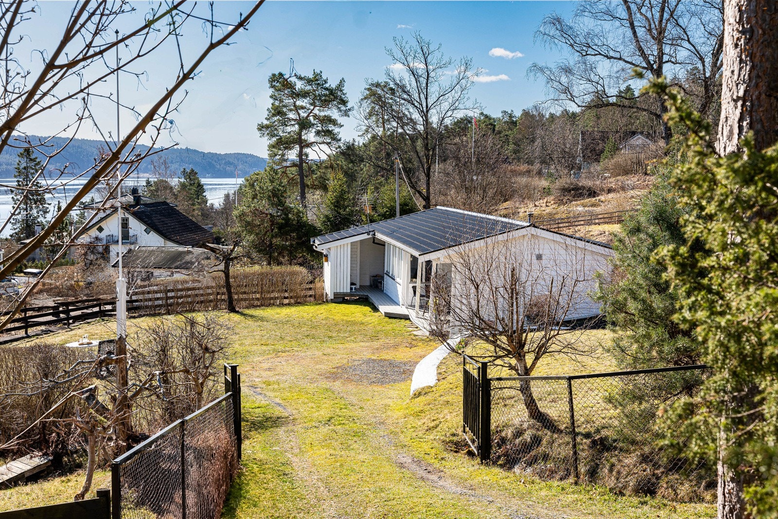 Hytta er lett å nå, innerst i Vinkelveien. Galleribilde