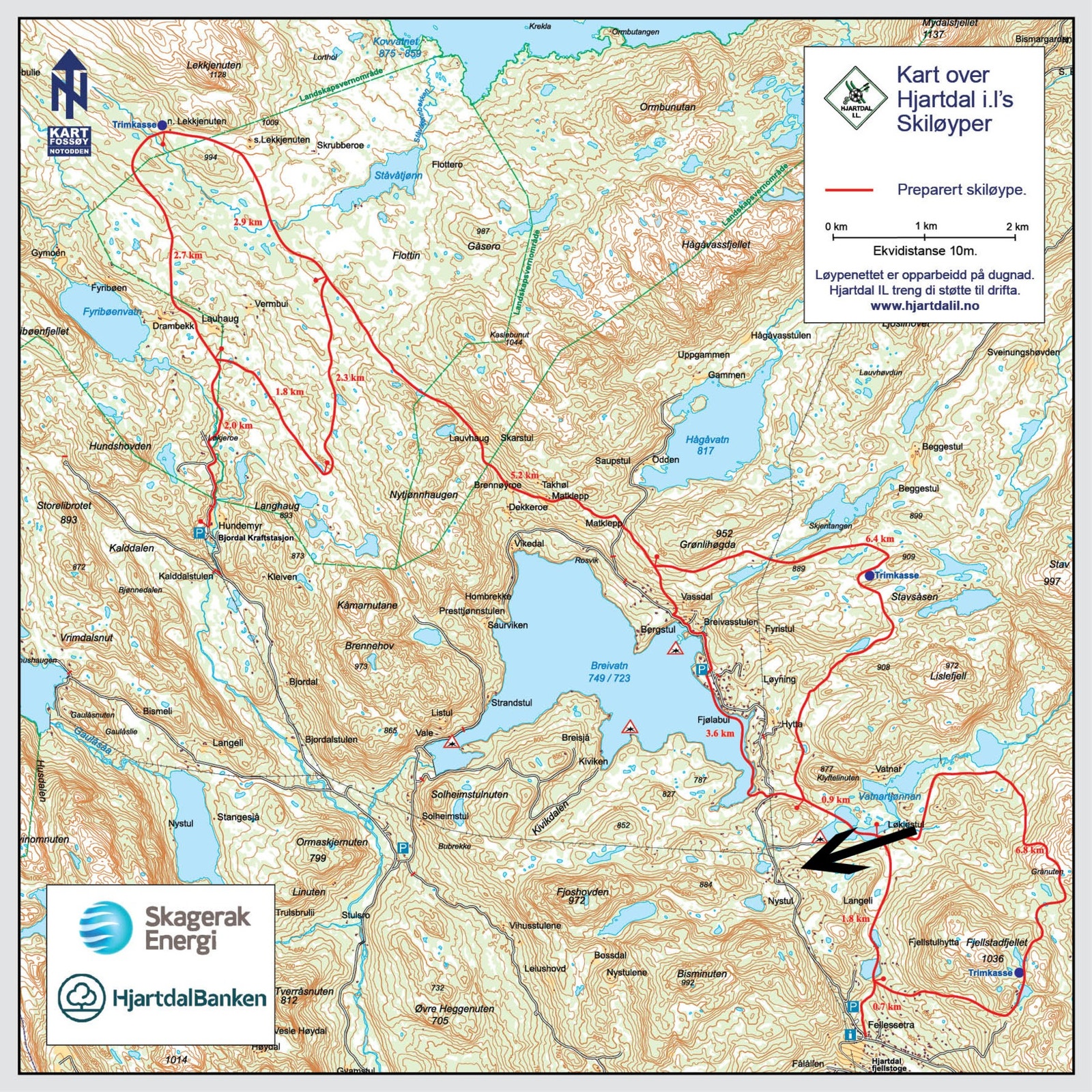 Her er skiløyper som blir kjørt opp i området. Hytta er omtrent der den svart pila er, og de røde strekene er skiøyper. Galleribilde