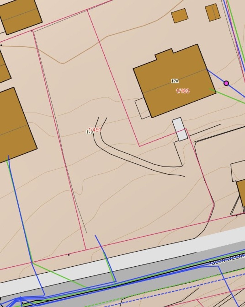 Vann og avløp i tomtegrense Galleribilde
