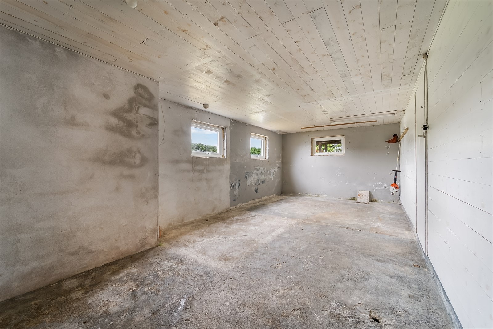 Godt med lagringsplass i underetasjen. Galleribilde