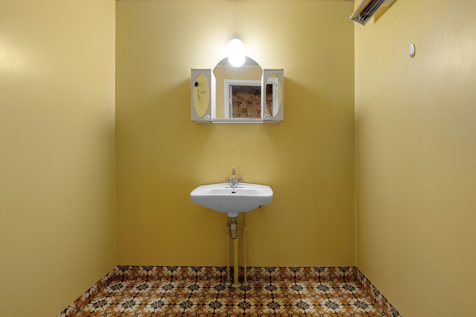 Badet er på 3,3 kvm. Galleribilde