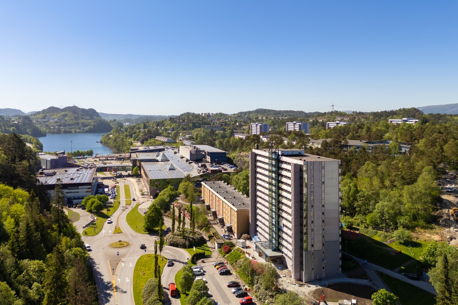 Loddefjordveien 14 presenteres av EIE eiendomsmegling ved Kim Rene Henne. Galleribilde