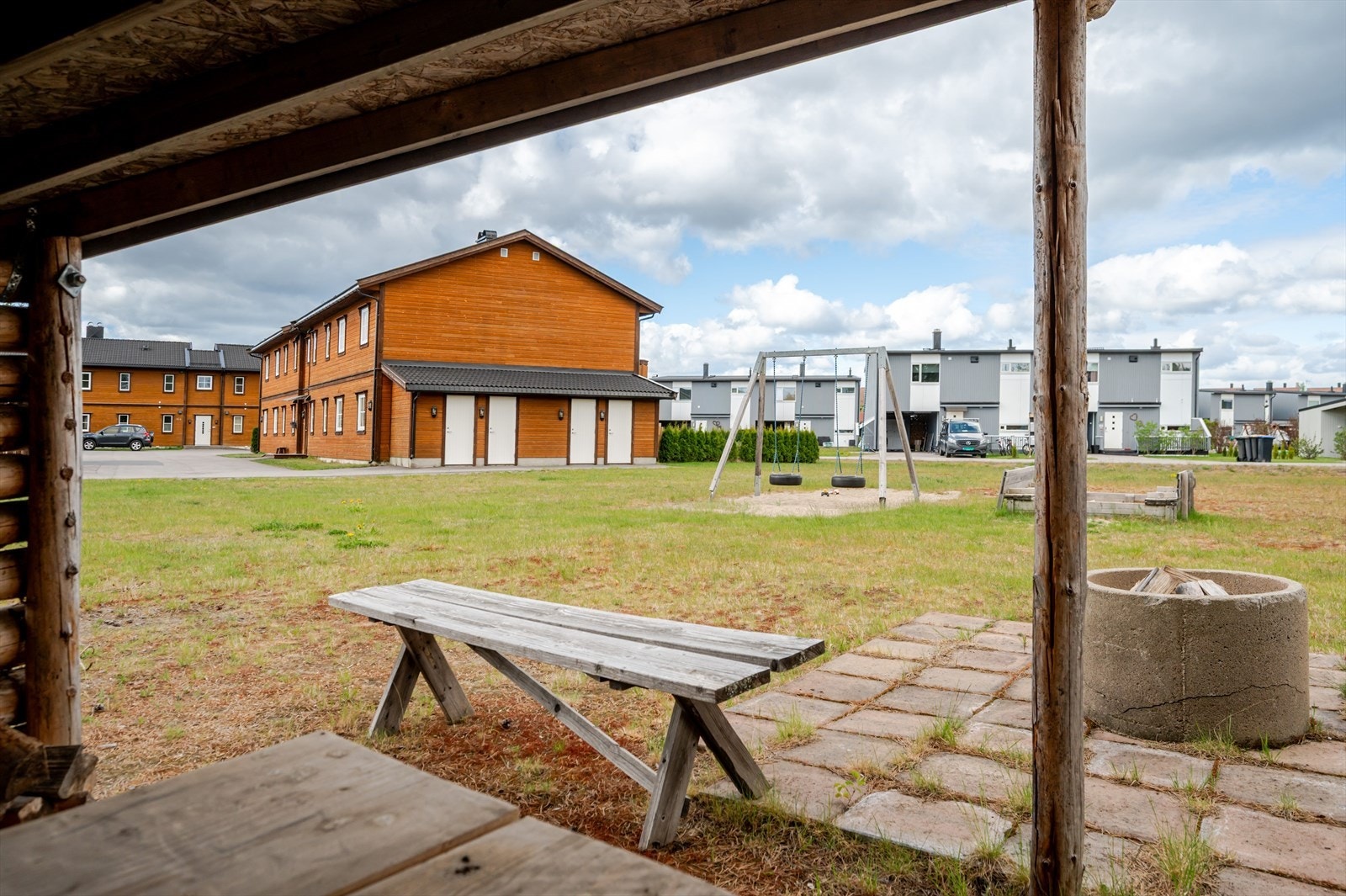 Det er også en koselig gapahuk med grillplass og lekeplass for de minste beboerne. Galleribilde