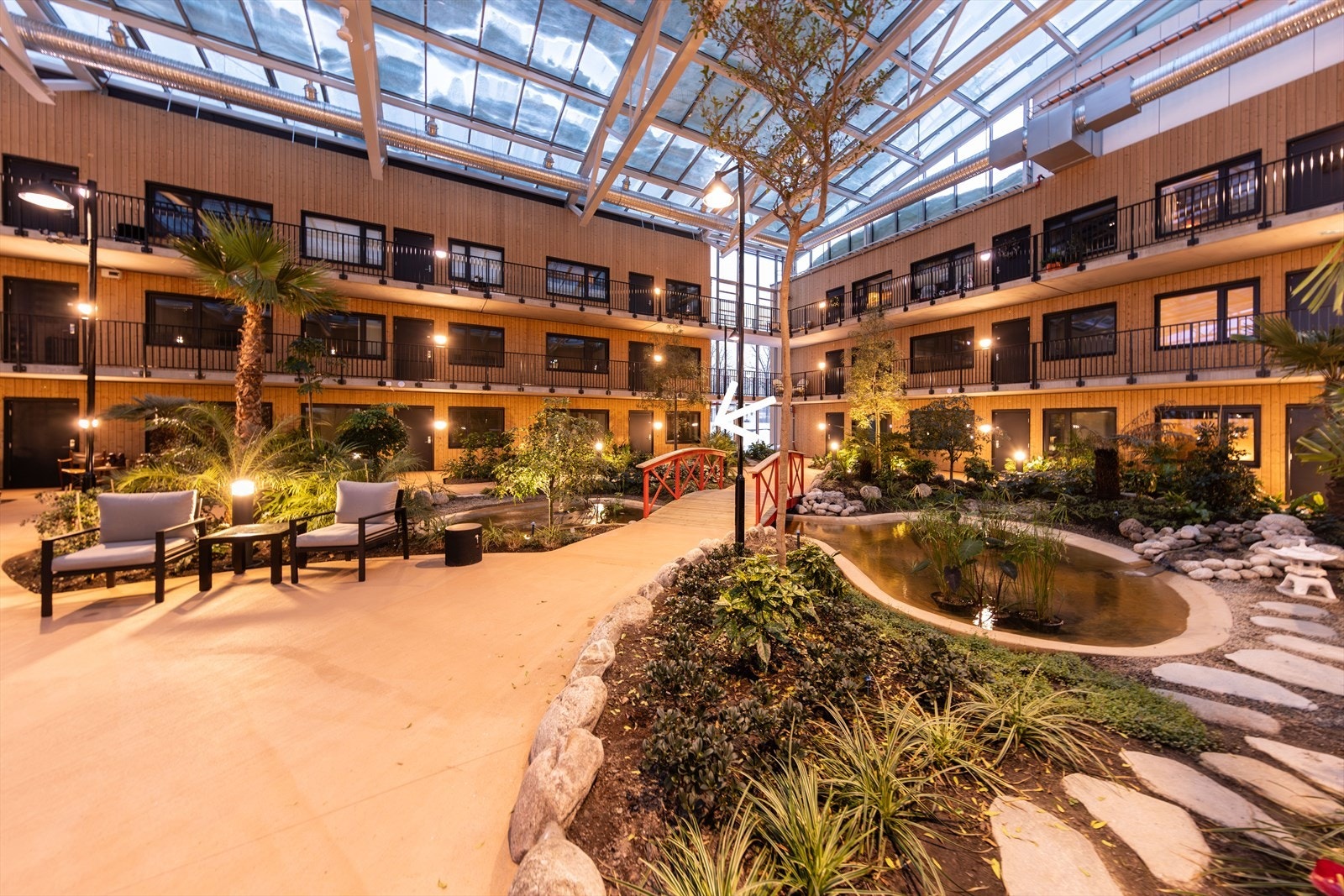 Flott 3-roms leilighet med umiddelbar adkomst til en nydelig vinterhage. Galleribilde