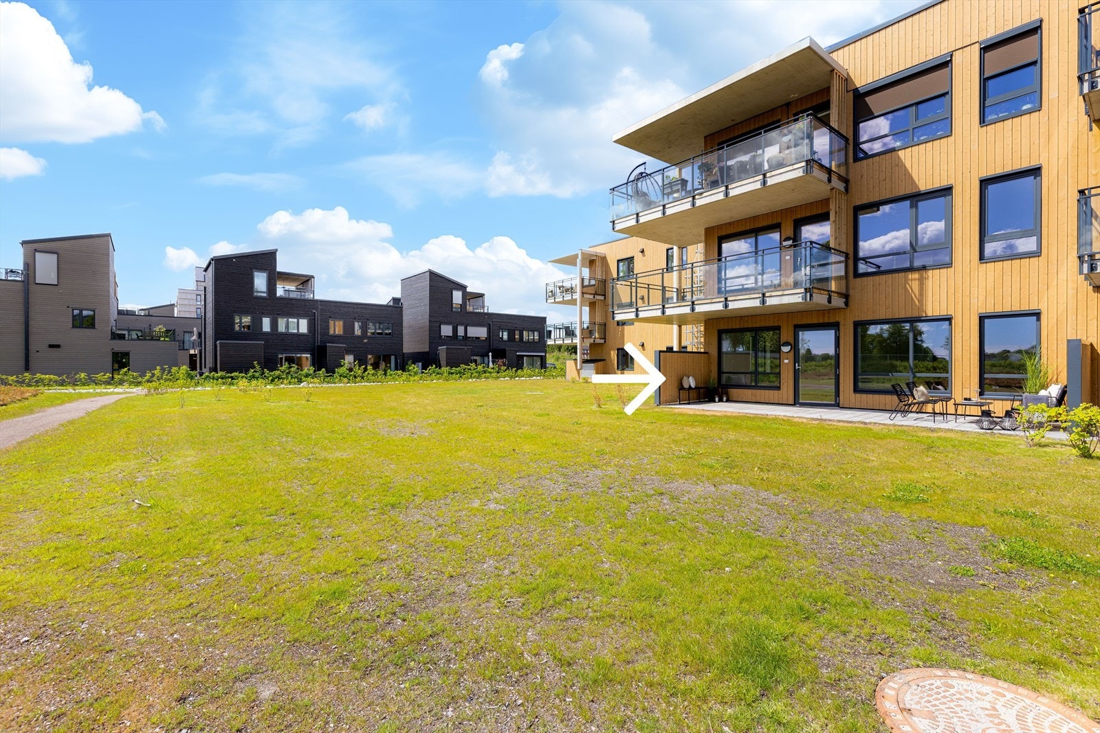 Leiligheten ligger i 1. etg - pil markerer beliggenhet Galleribilde