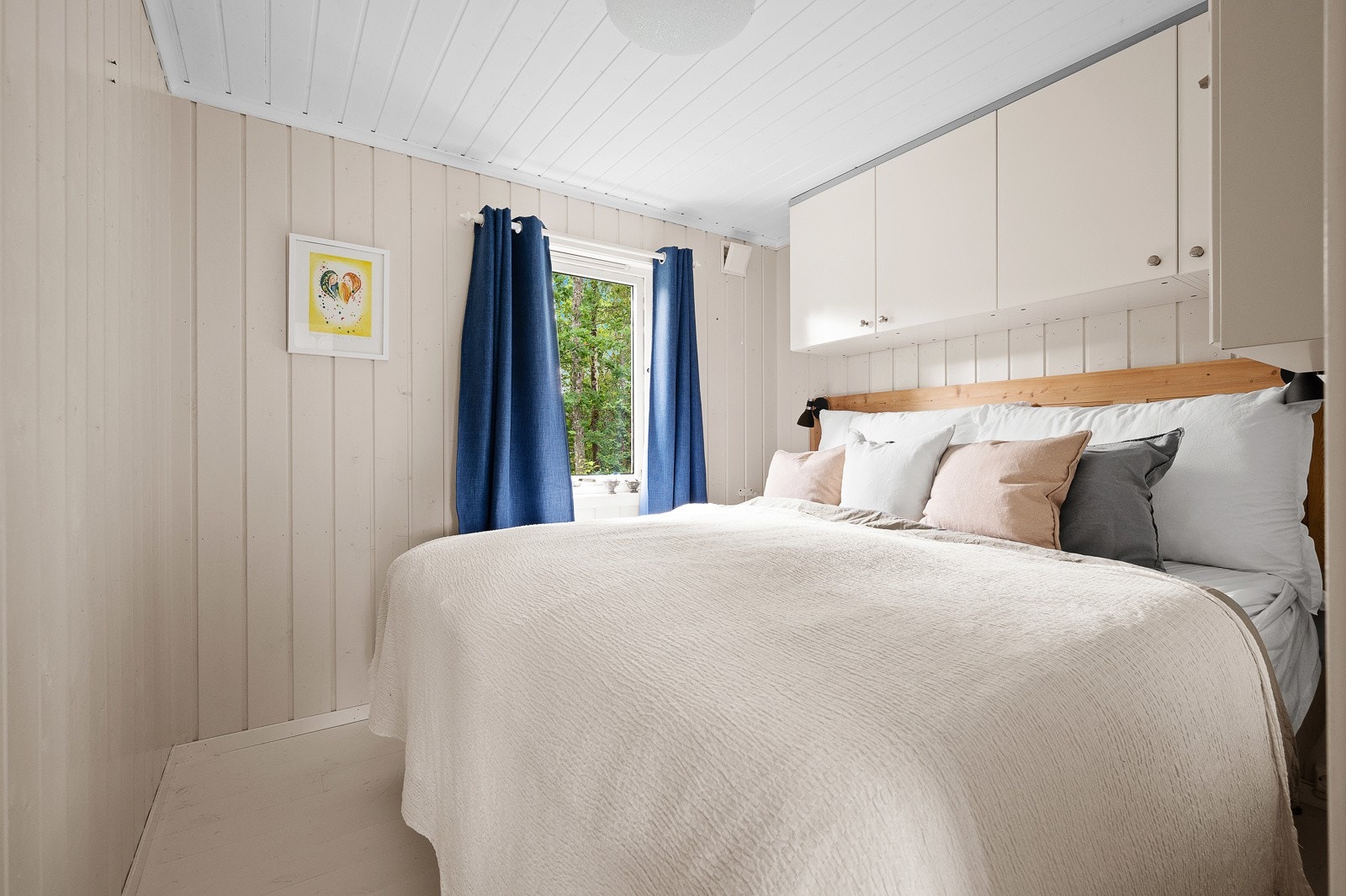 Hovedsoverom med god plass til dobbeltseng. Galleribilde