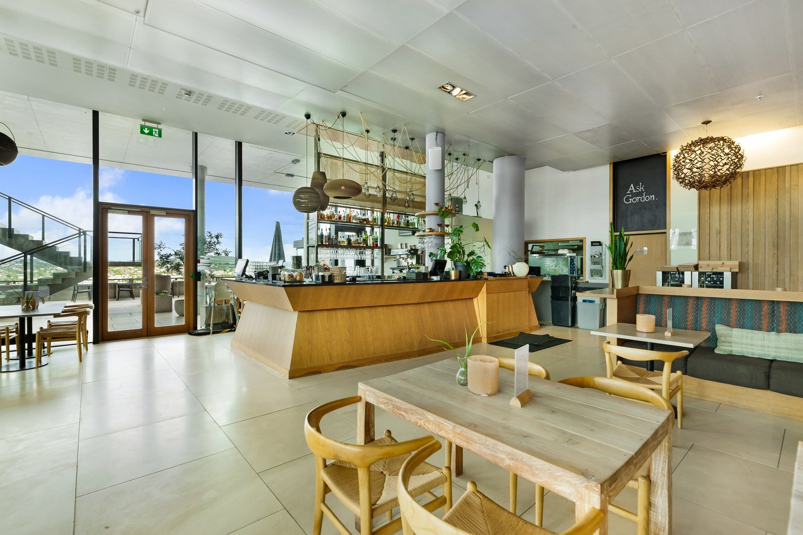 Restaurant med god mat, eller om du bare vil nyte en kald drikke. Galleribilde
