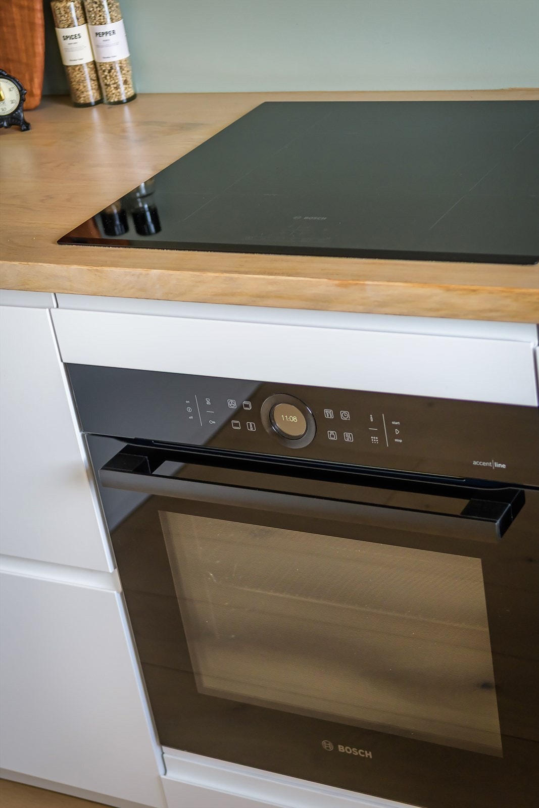 Det er kullfilterventilator over kokeplass og montert waterguard Galleribilde