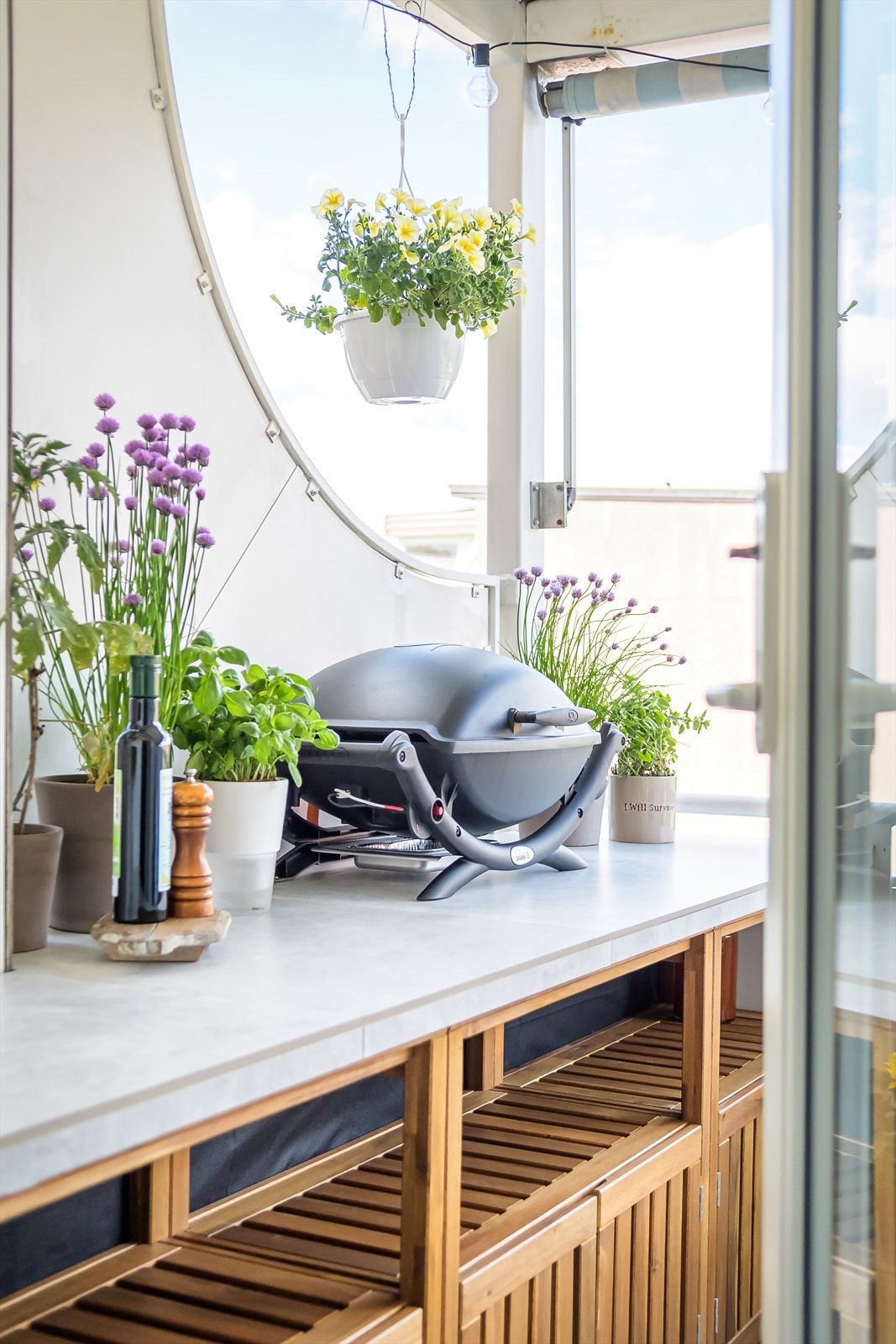 Herlig balkong med masse benkeplass og lagring - Perfekt for grillsesongen! Galleribilde