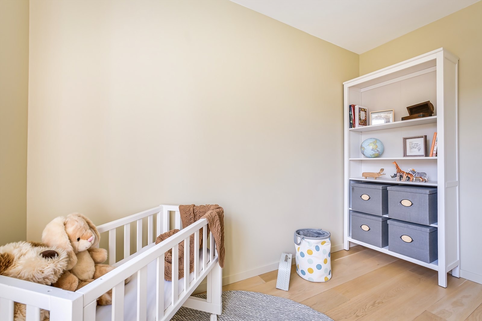 Rommet passer fint som både barnerom, kontor eller hobbyrom Galleribilde