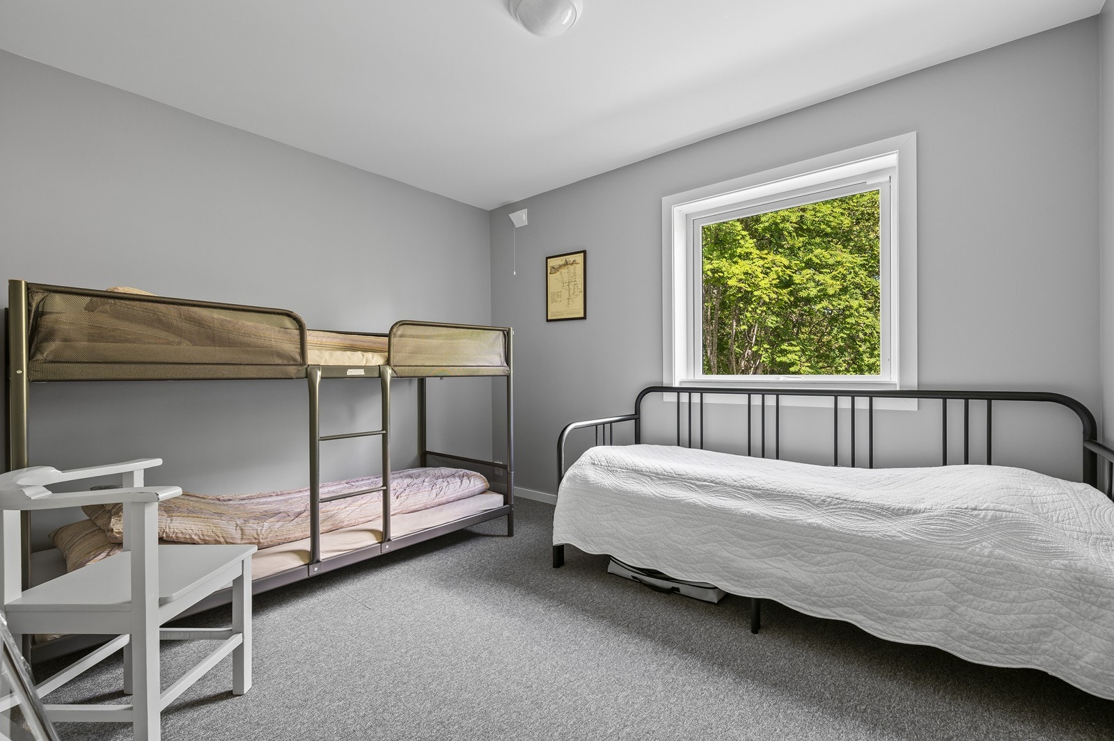 Rom benyttet som soverom. Ikke godkjent for varig opphold. Galleribilde