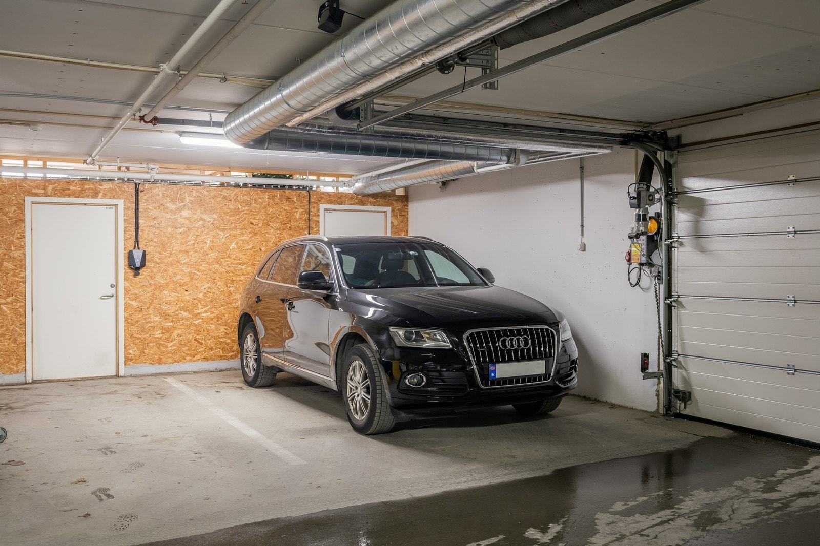 Parkering i parkeringskjeller Galleribilde