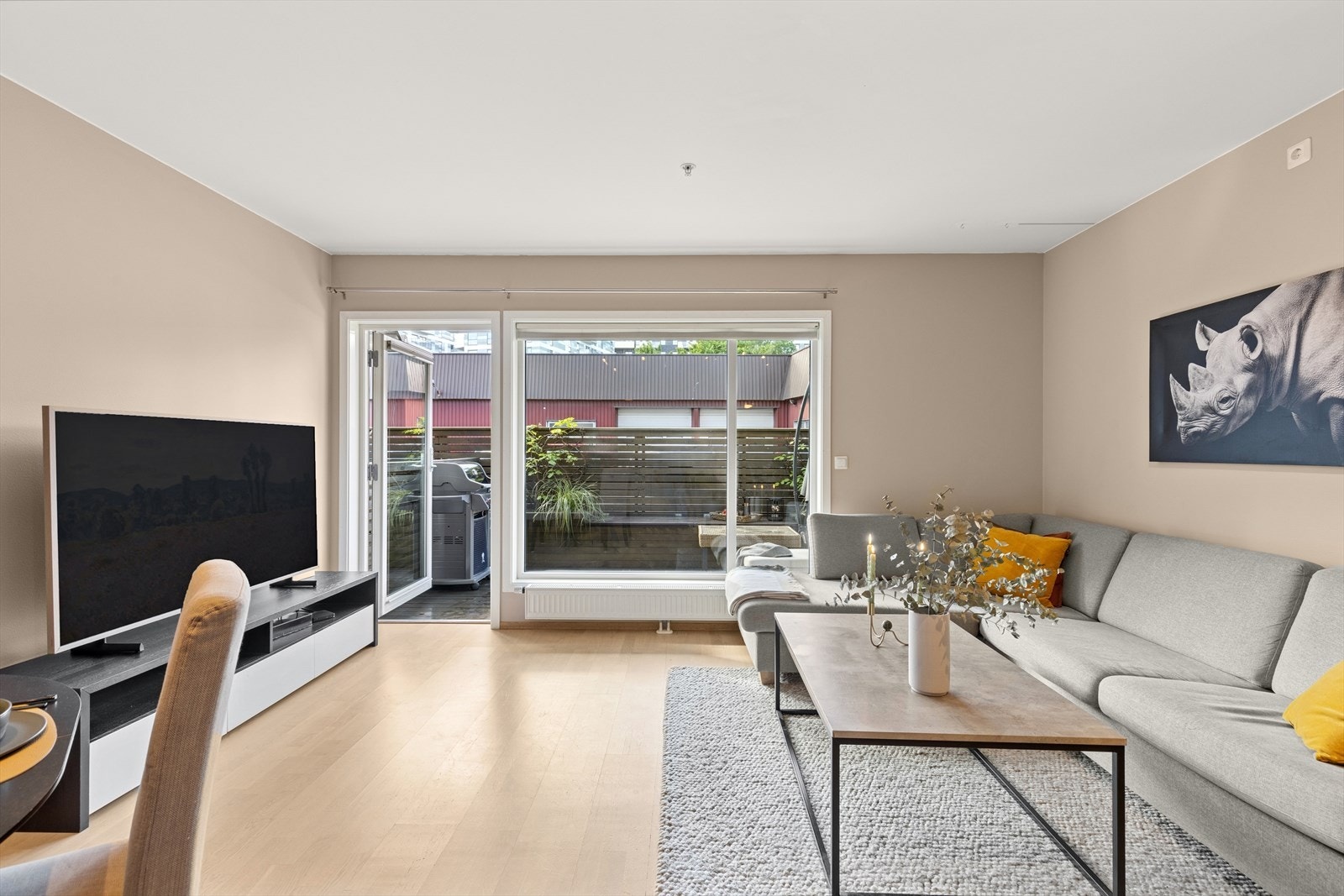 Utgang fra stuen til markterrasse på hele 14,5 kvm! Galleribilde