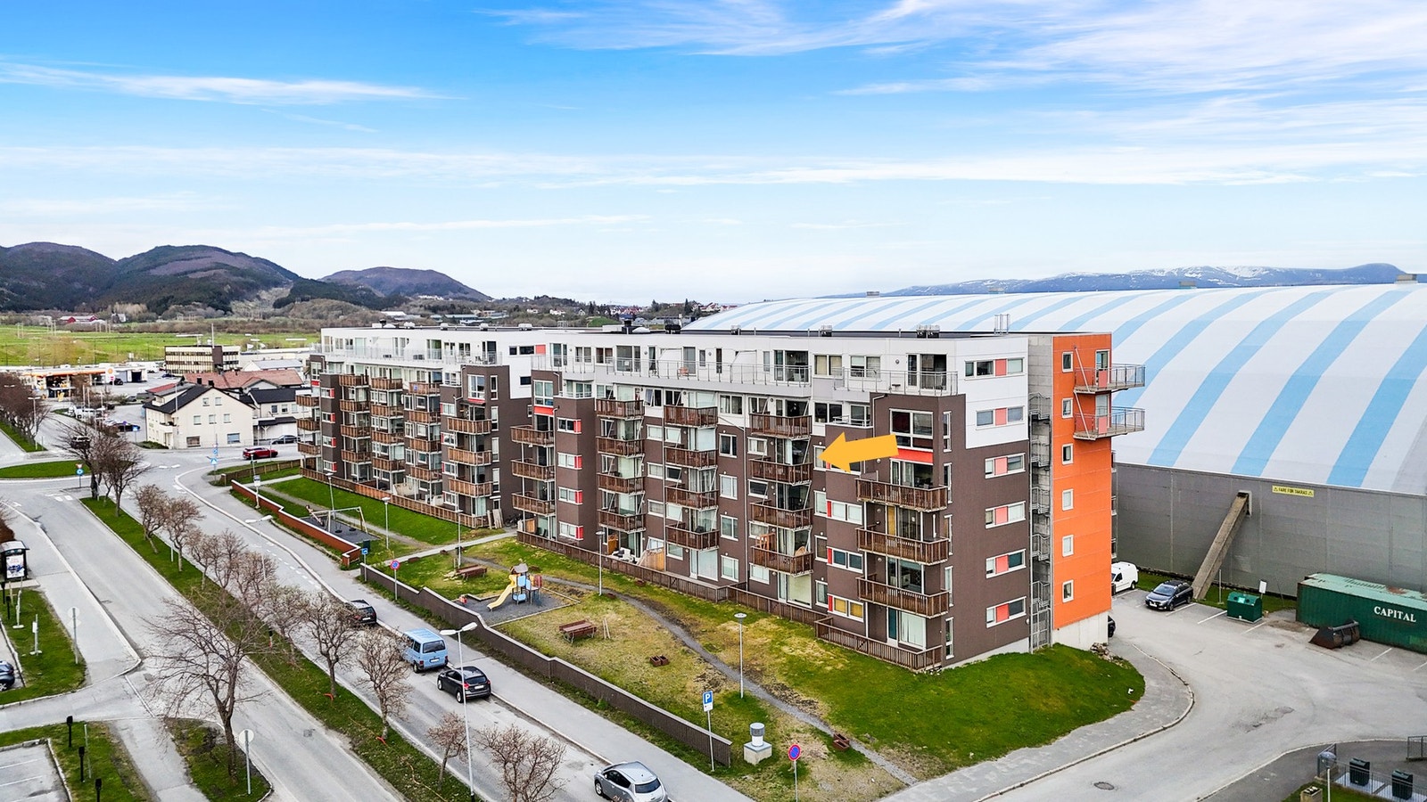 Med plassering i front og i byggets 4. etasje, kan du nyte en åpen og fin utsikt. Galleribilde