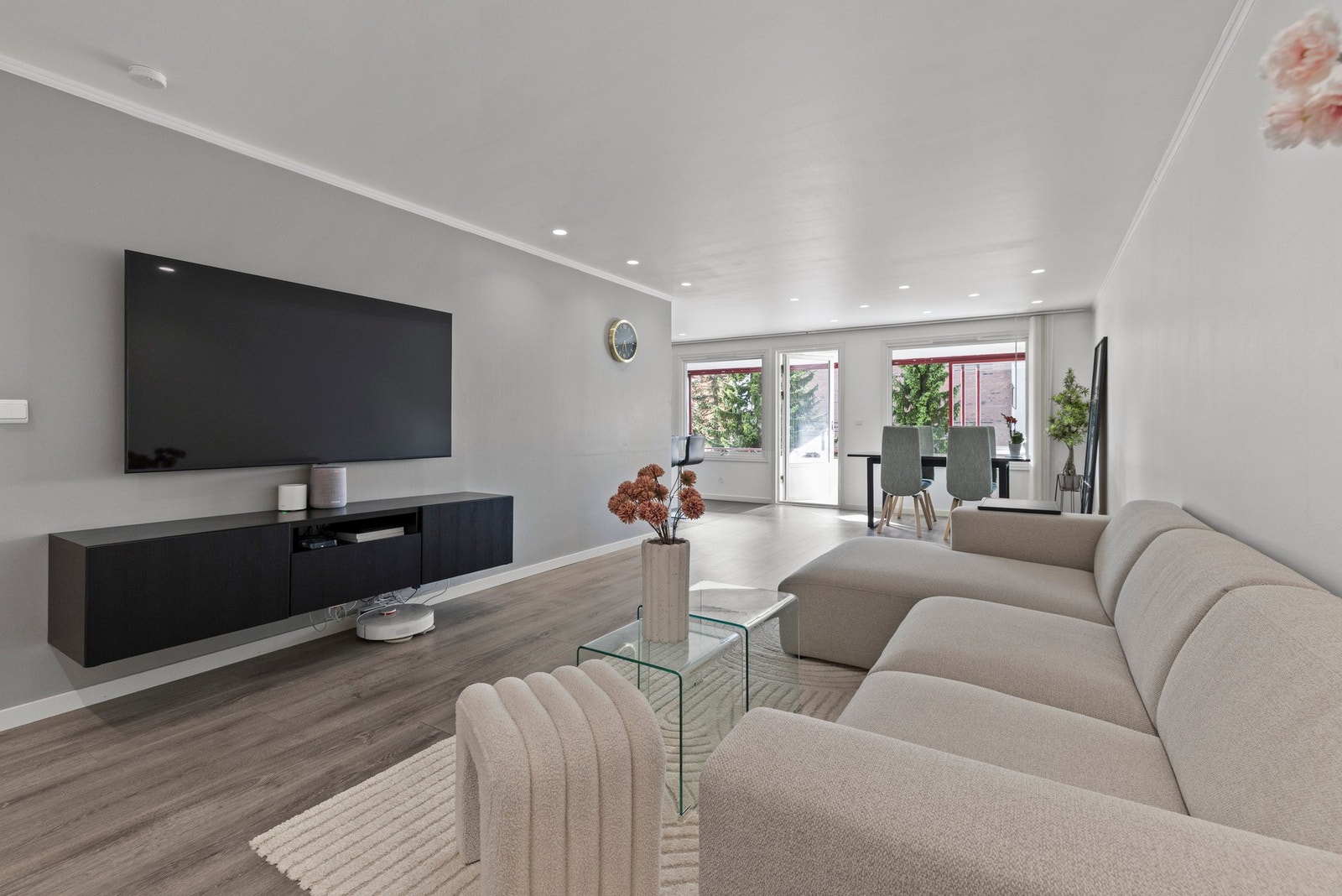 PrivatMegleren Infinita ved Jacob Lothe Carvallo har gleden av å presentere Tvetenveien 239! Galleribilde