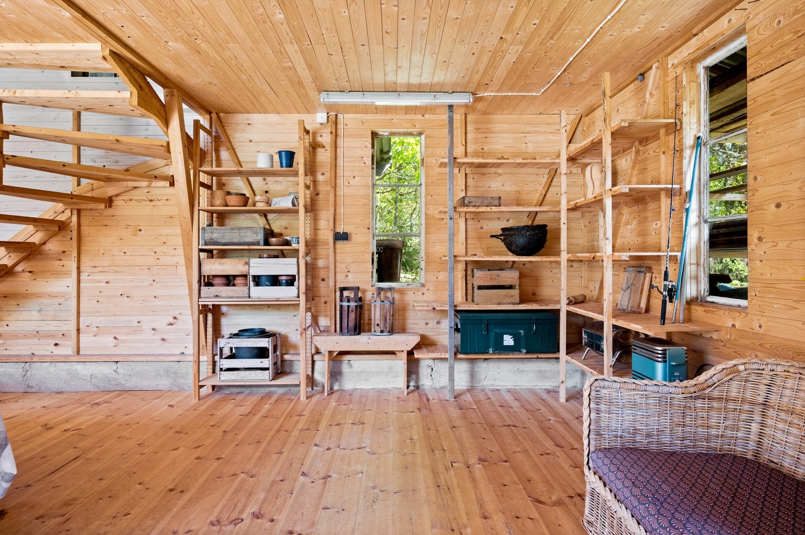 Som sagt - fönster som tavlor. Även trappan är vardagskonst... Galleribilde