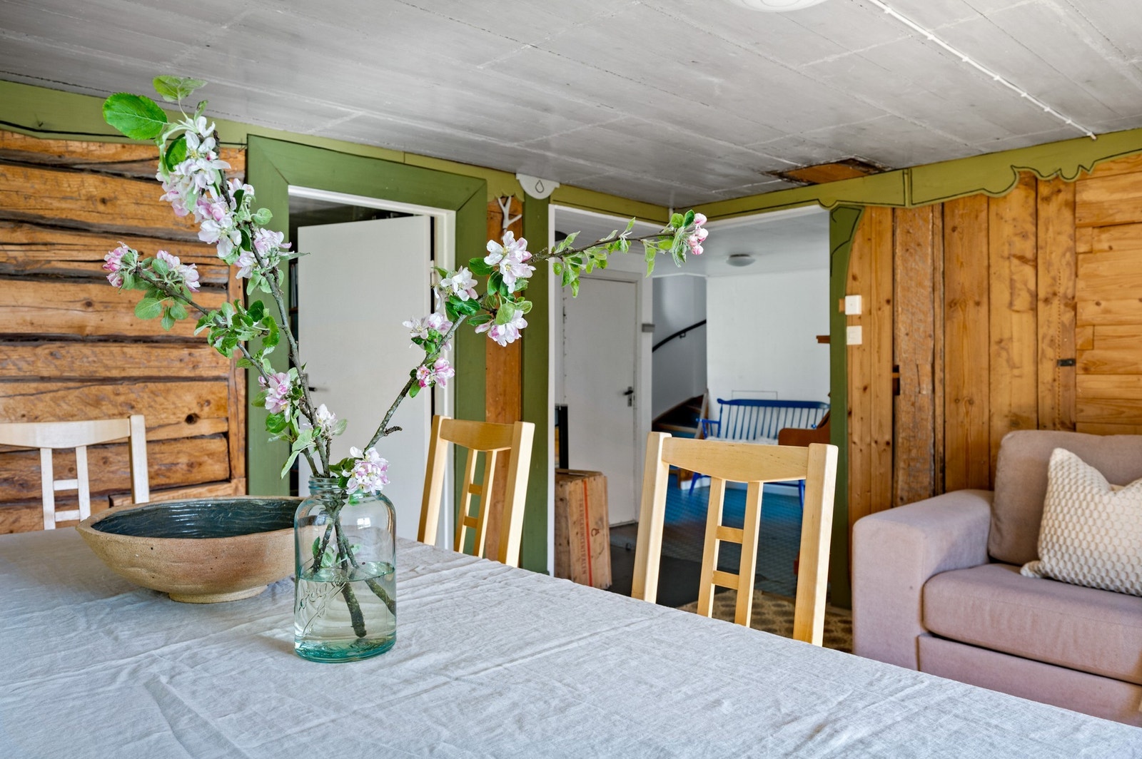 Från vardagsrum mot sovrum 4 och hall Galleribilde