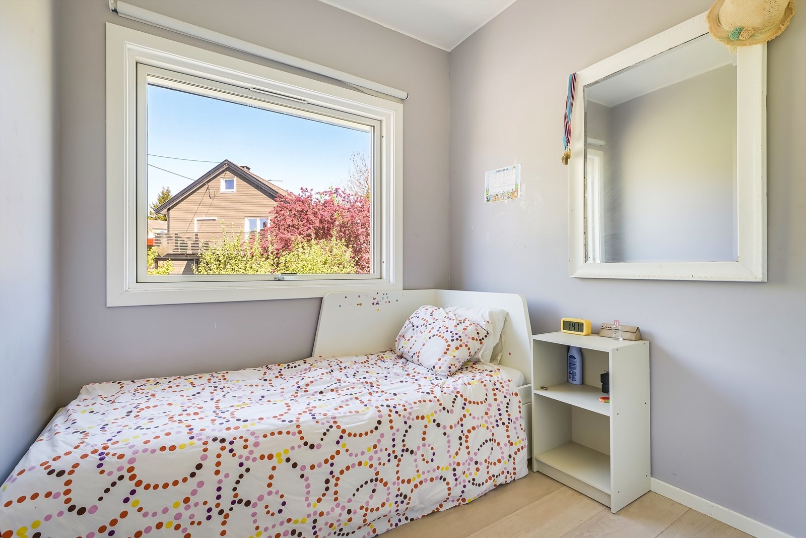 Soverom 2 har også god plass til seng og garderobe. Galleribilde