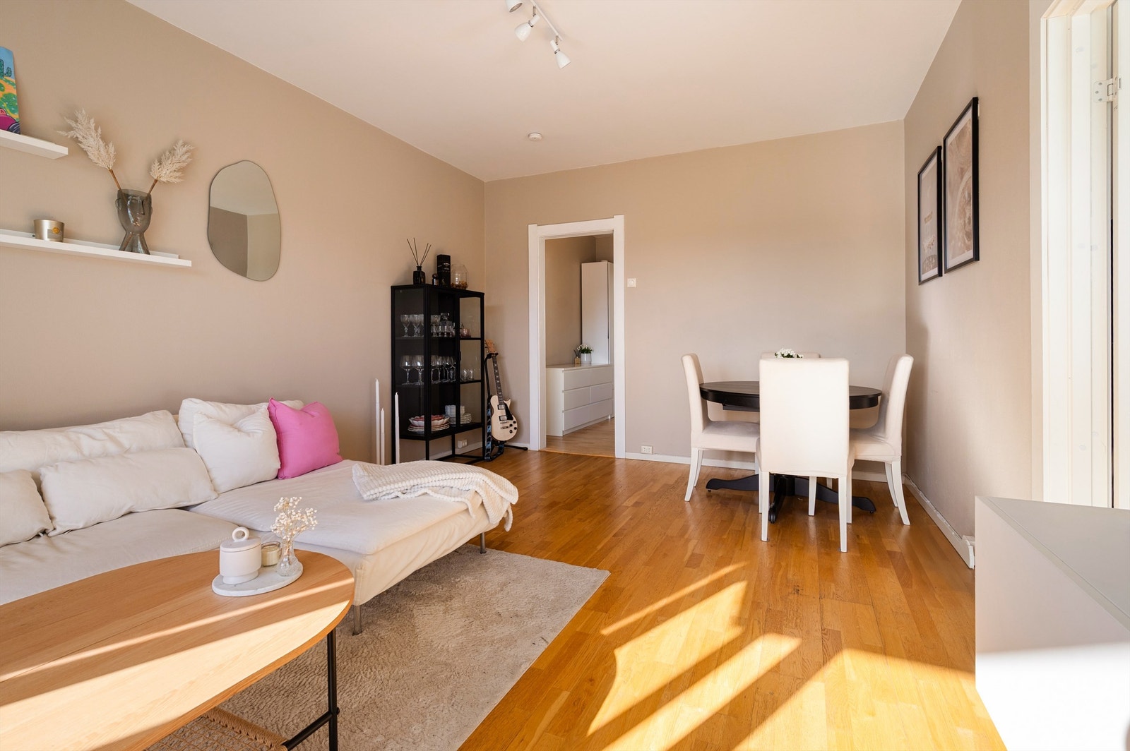 Fin plass til spisebord Galleribilde