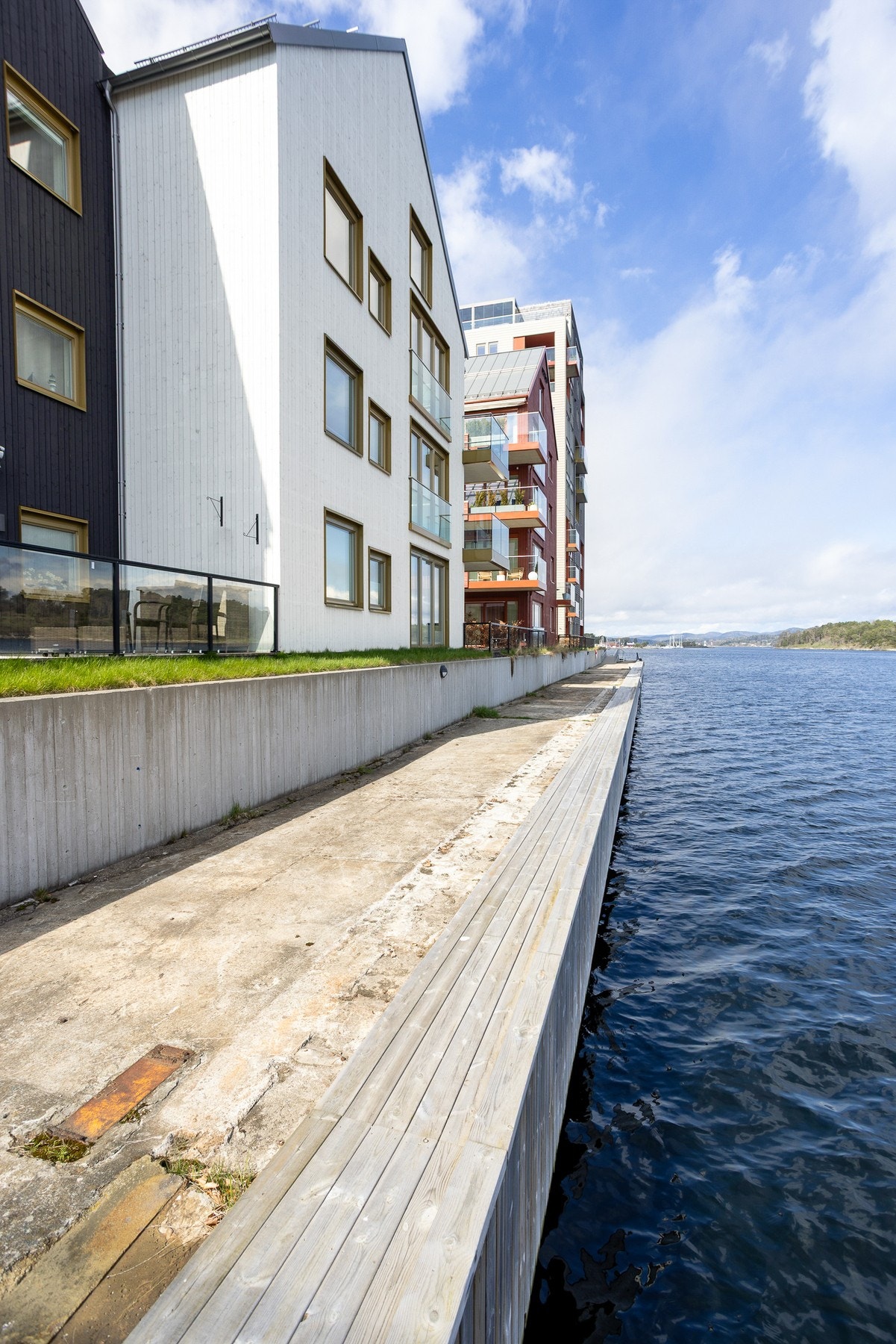 Brygga utenfor leiligheten Galleribilde