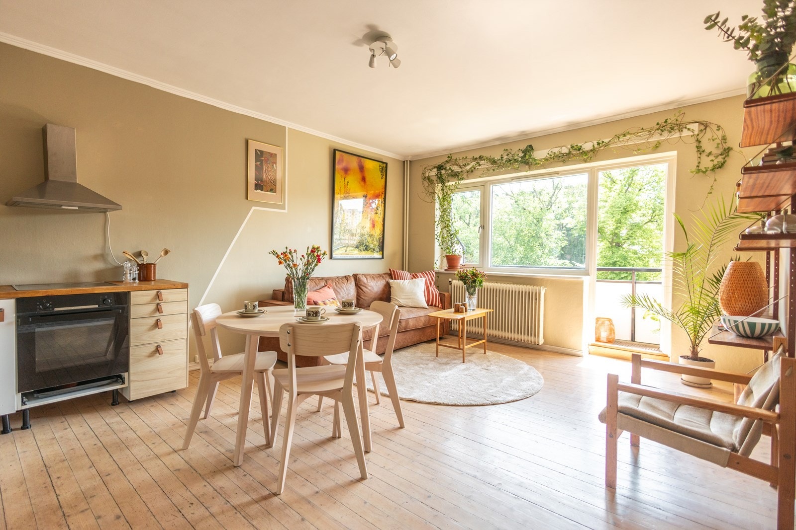 Fra stuen er det direkte adkomst til balkongen. Galleribilde