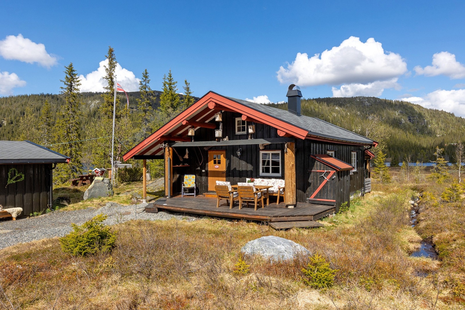 Annekset er et sjarmerende laftebygg med historisk preg, opprinnelig over 200 år gammelt. Galleribilde